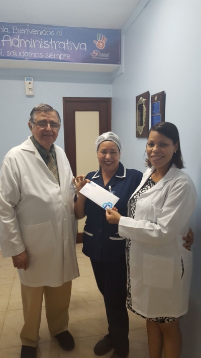 El IEM premia a Mar&iacute;a Esther por cumplir las metas trazadas.